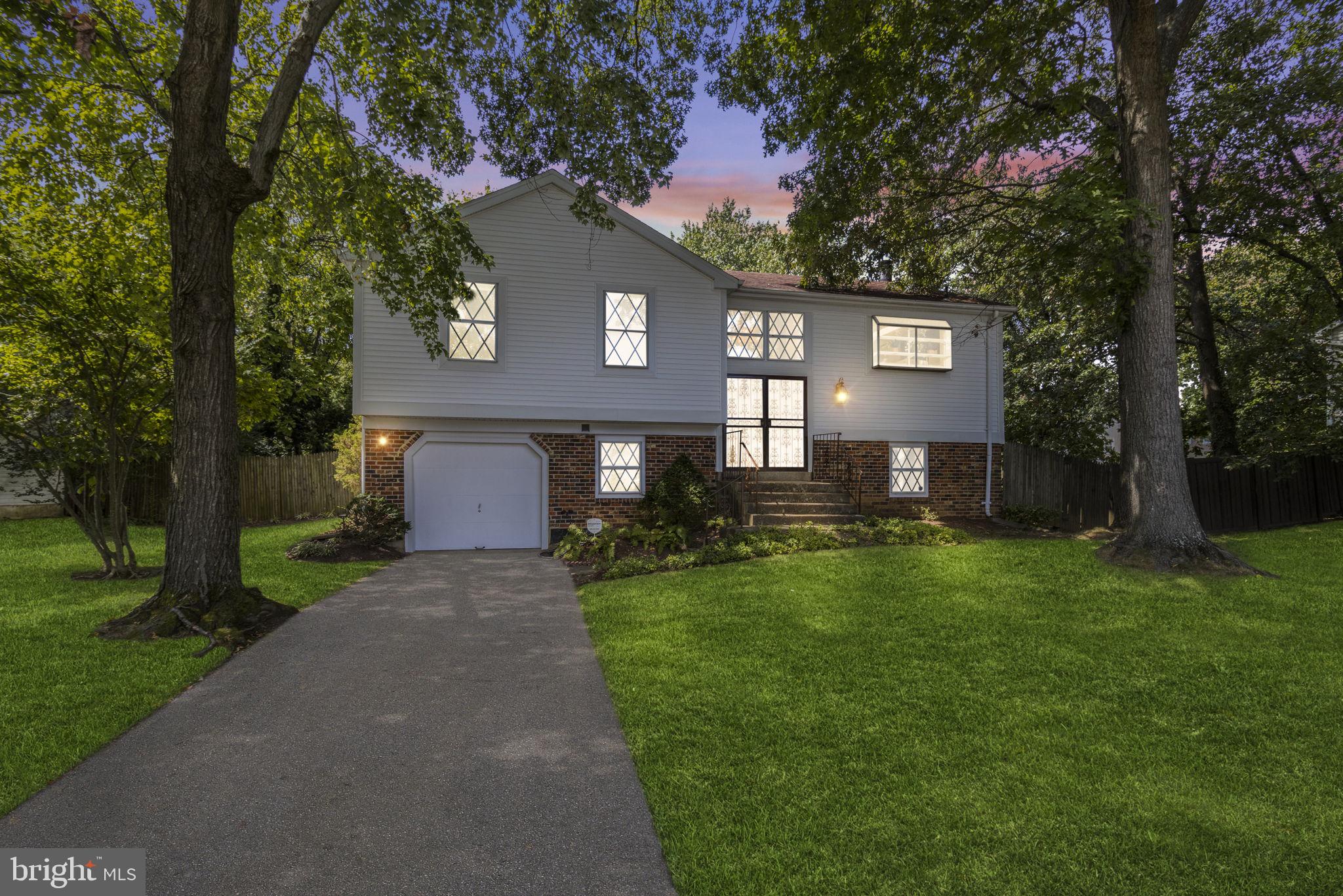6211 Caryhurst Dr