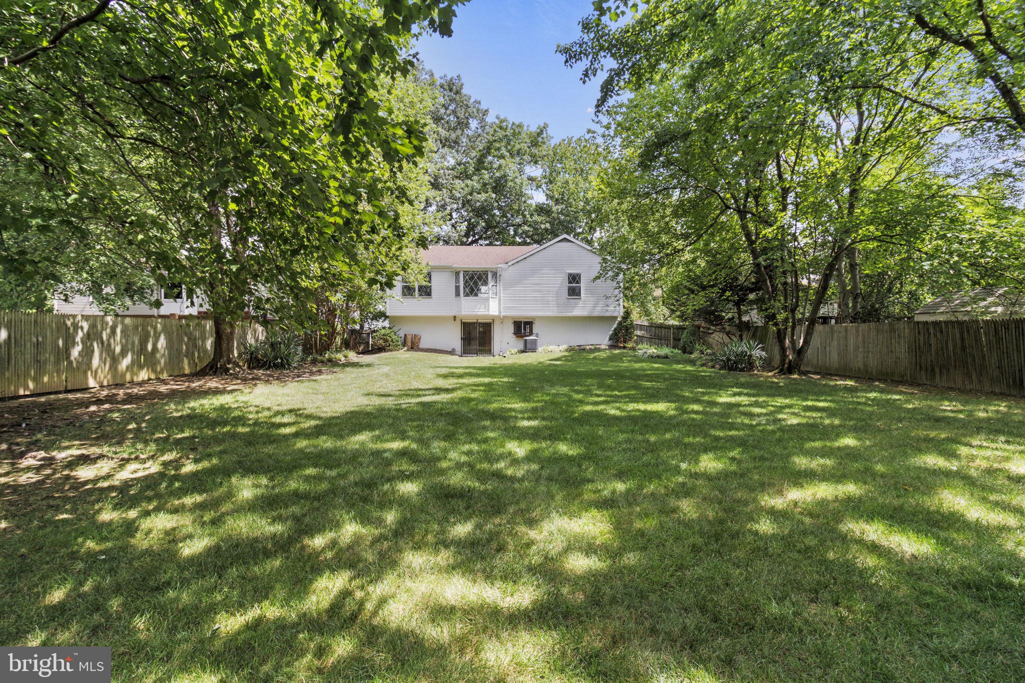 6211 Caryhurst Dr
