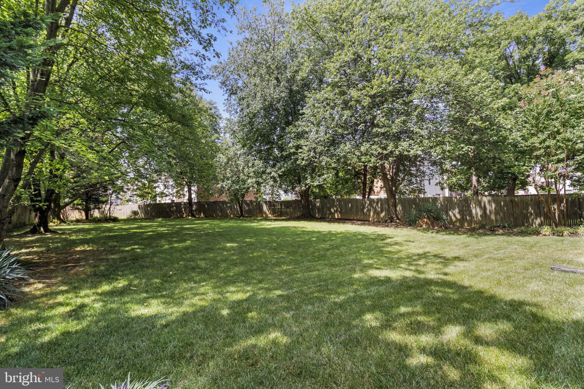 6211 Caryhurst Dr