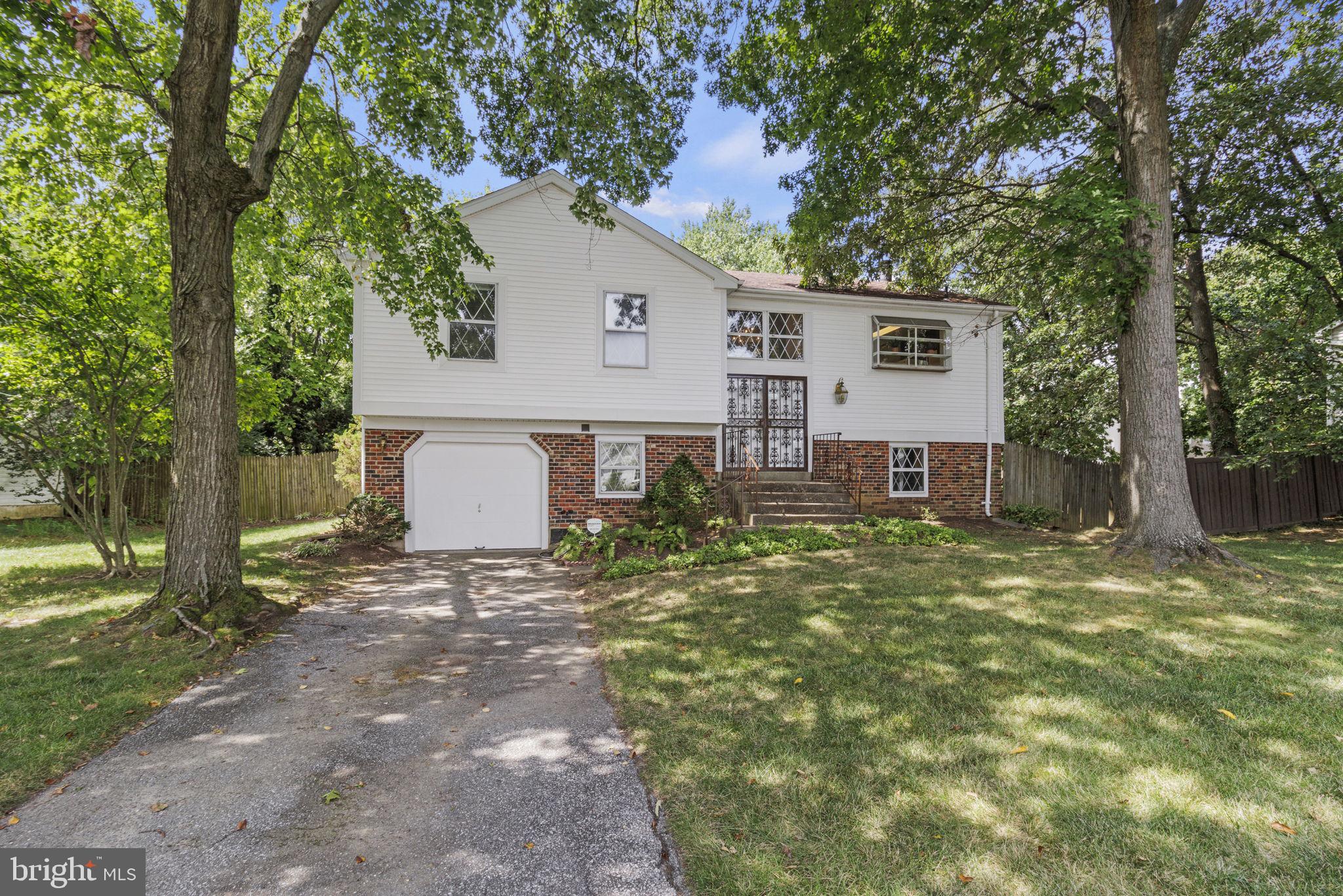 6211 Caryhurst Dr