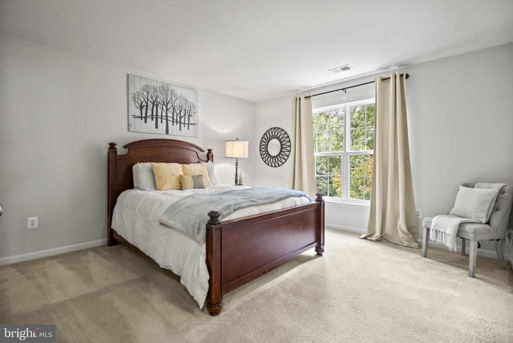 8806 NANCY LANE