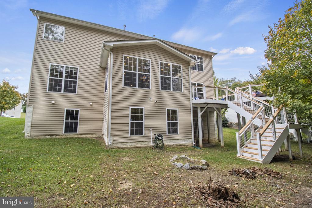 8806 NANCY LANE