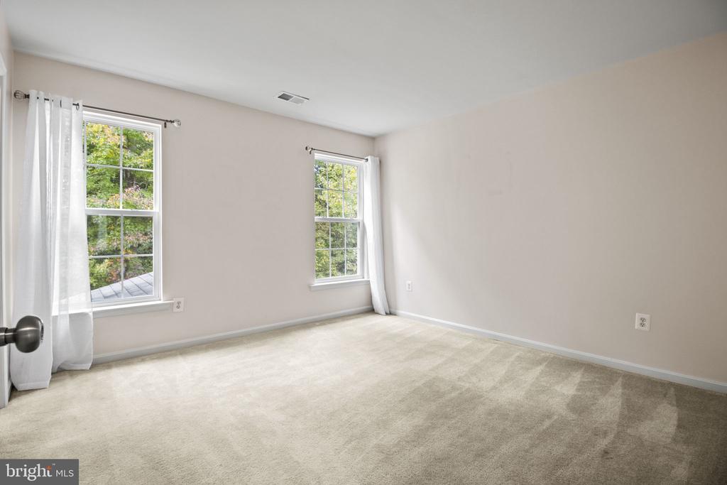 8806 NANCY LANE