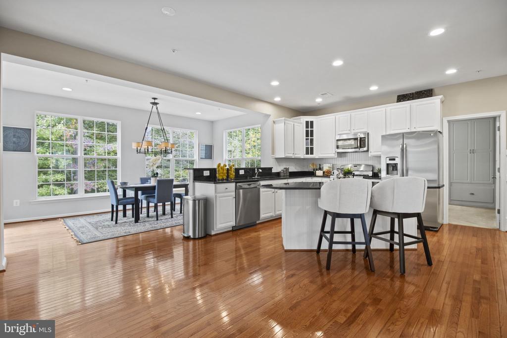 8806 NANCY LANE
