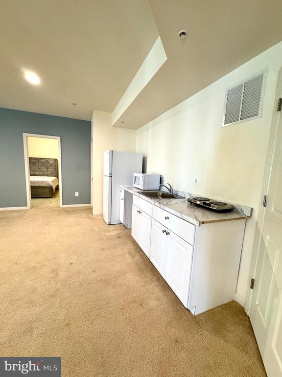 8806 NANCY LANE
