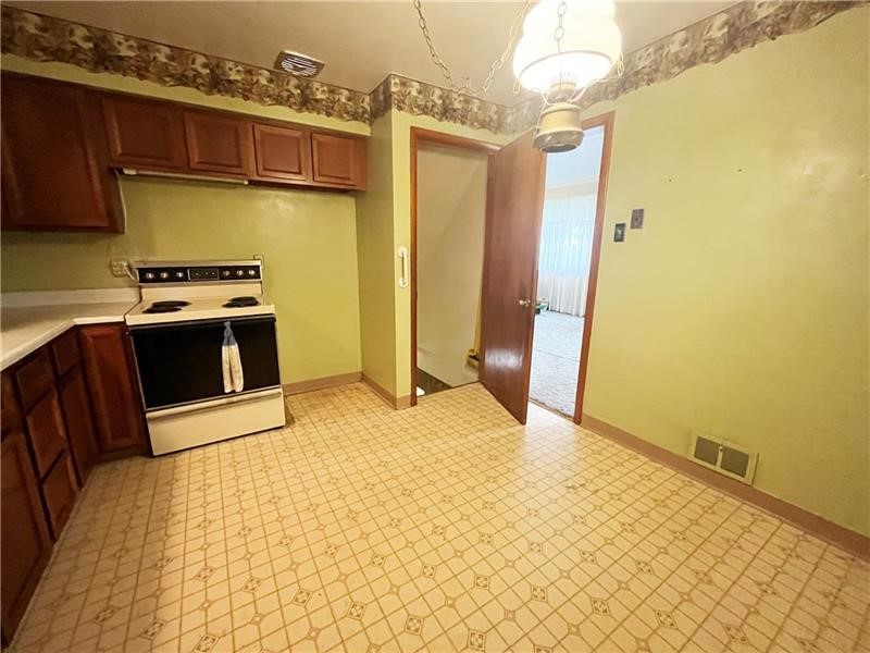 9350 Clubview Dr