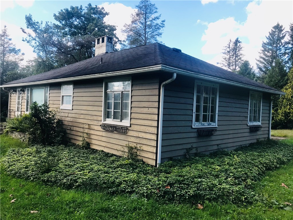 3 White Oak Rd
