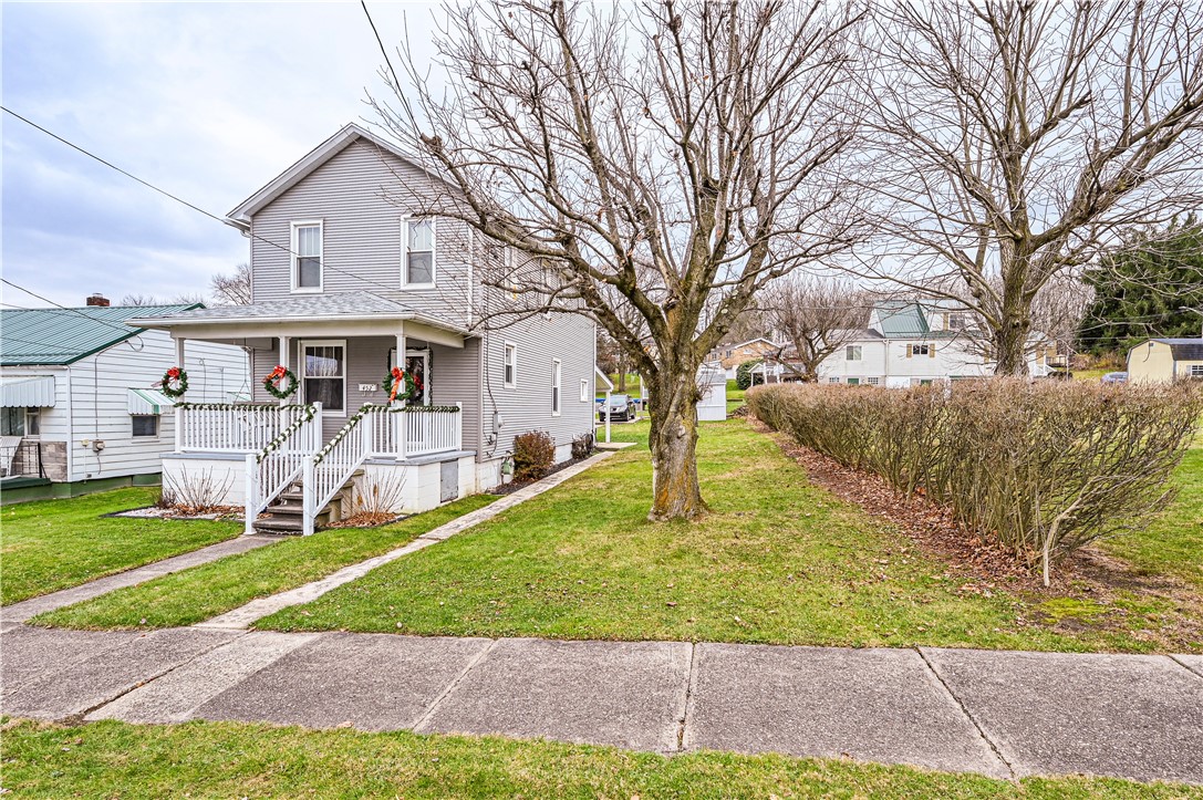 452 Maple Ave