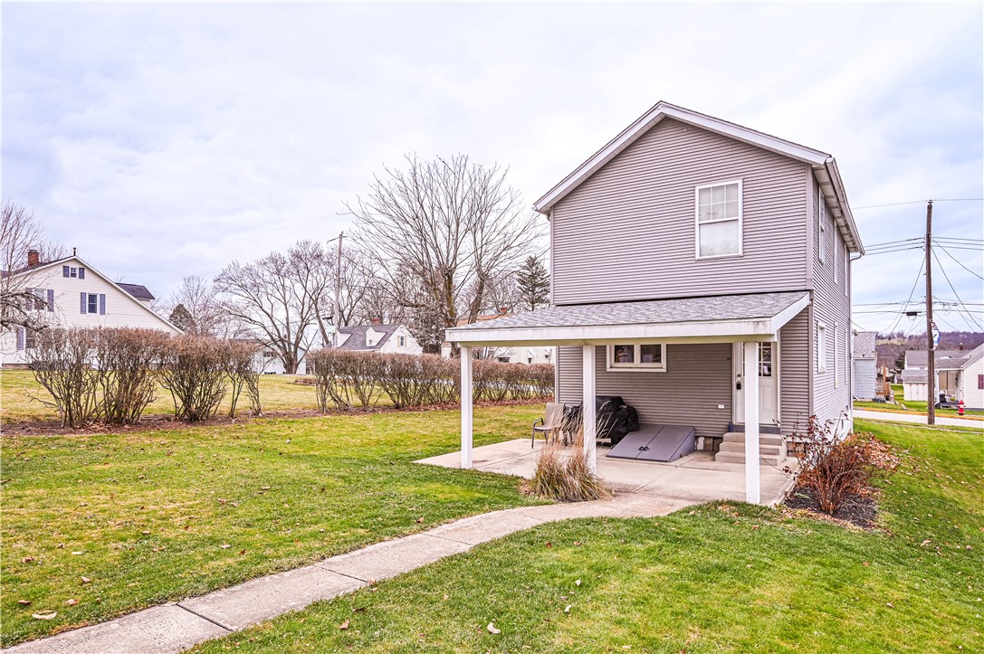 452 Maple Ave