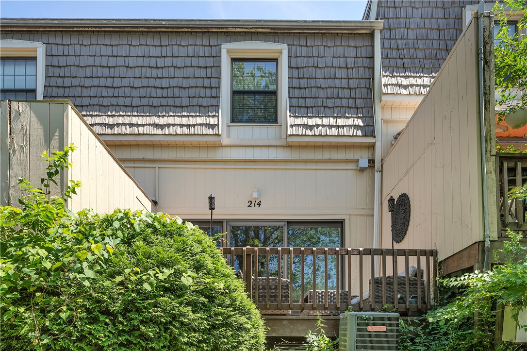 214 Colony Ct. 214