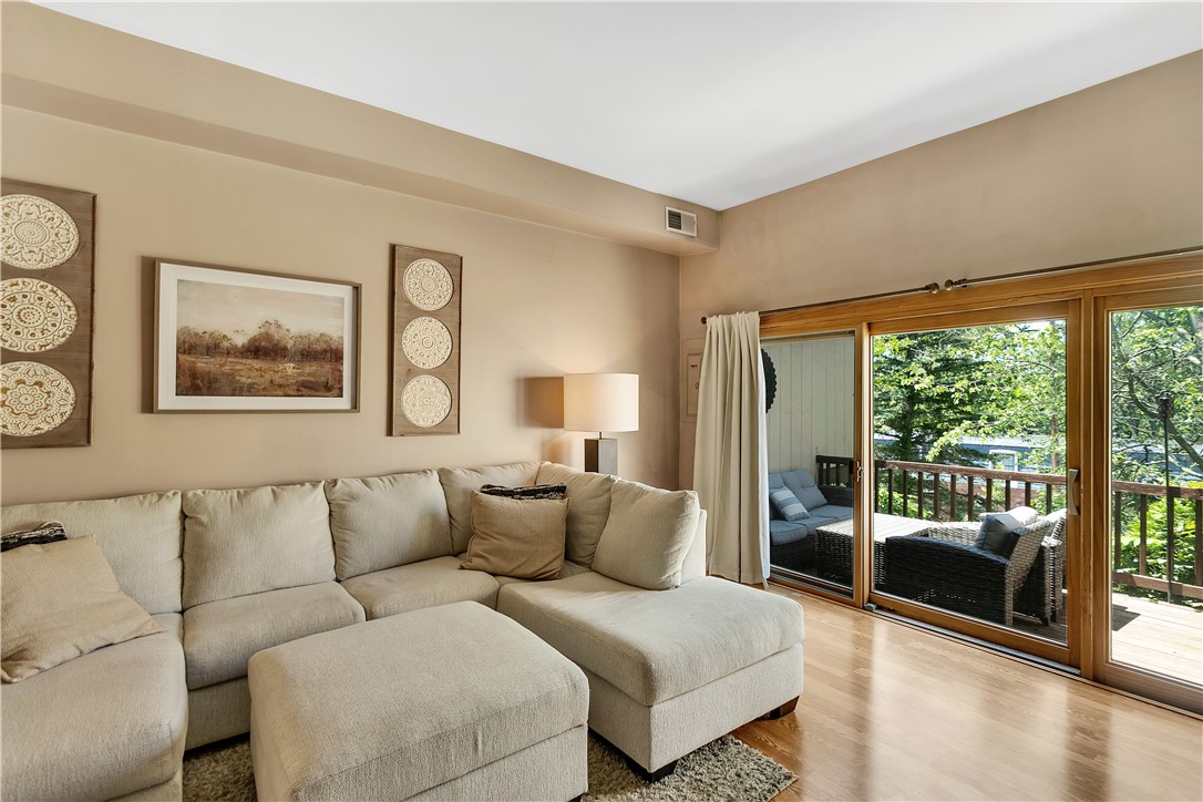 214 Colony Ct. 214