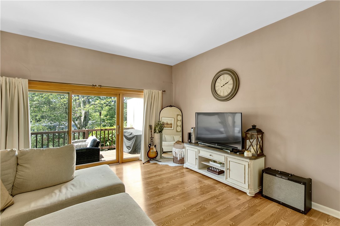 214 Colony Ct. 214