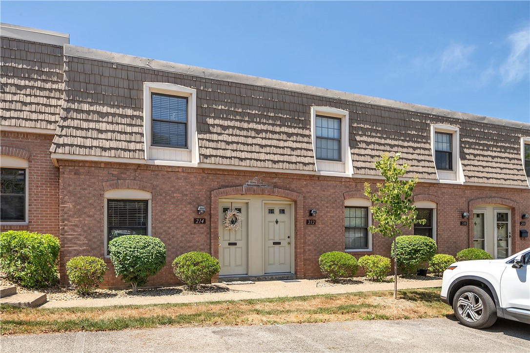 214 Colony Ct. 214
