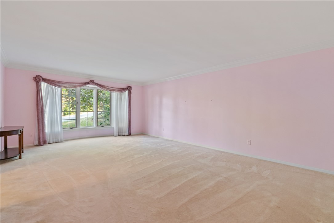 4 Woodland Ave