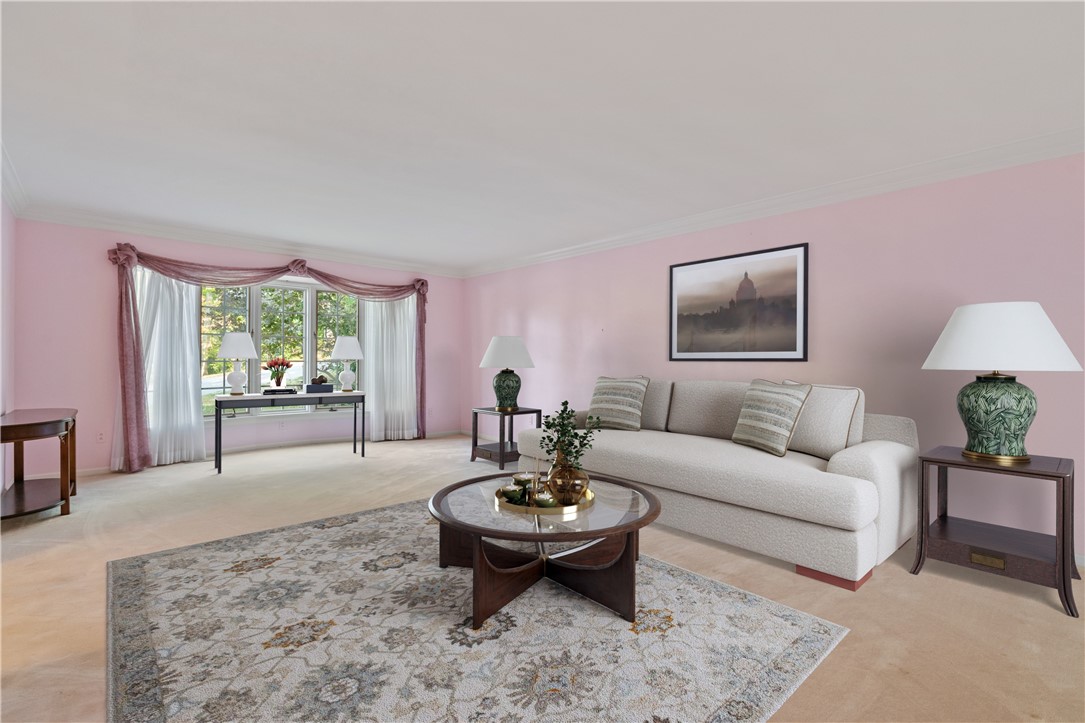 4 Woodland Ave