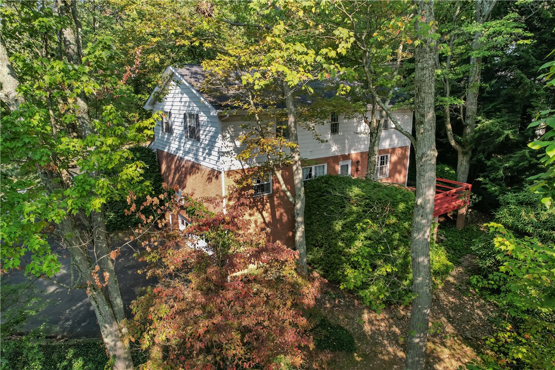 4 Woodland Ave