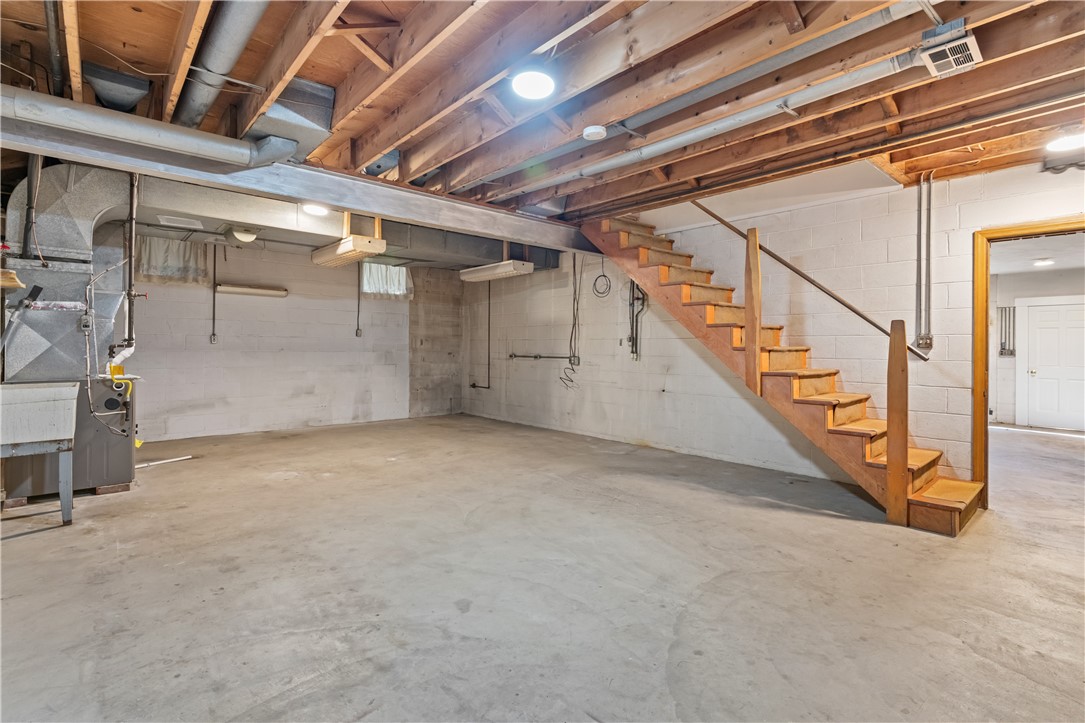 4 Woodland Ave