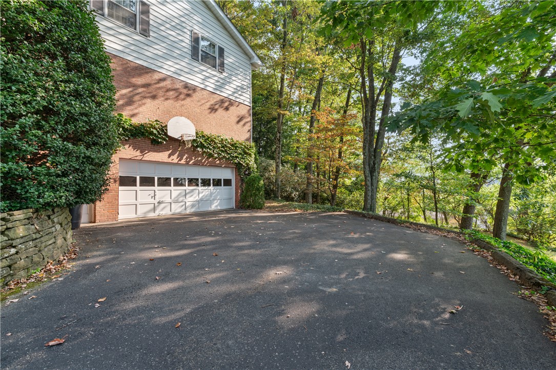 4 Woodland Ave