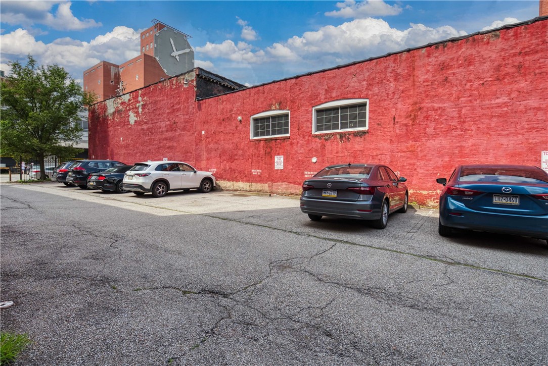 130 S 22nd St 2C