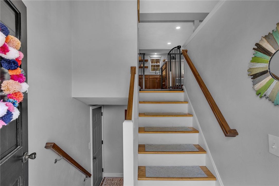 376 Rose Ave