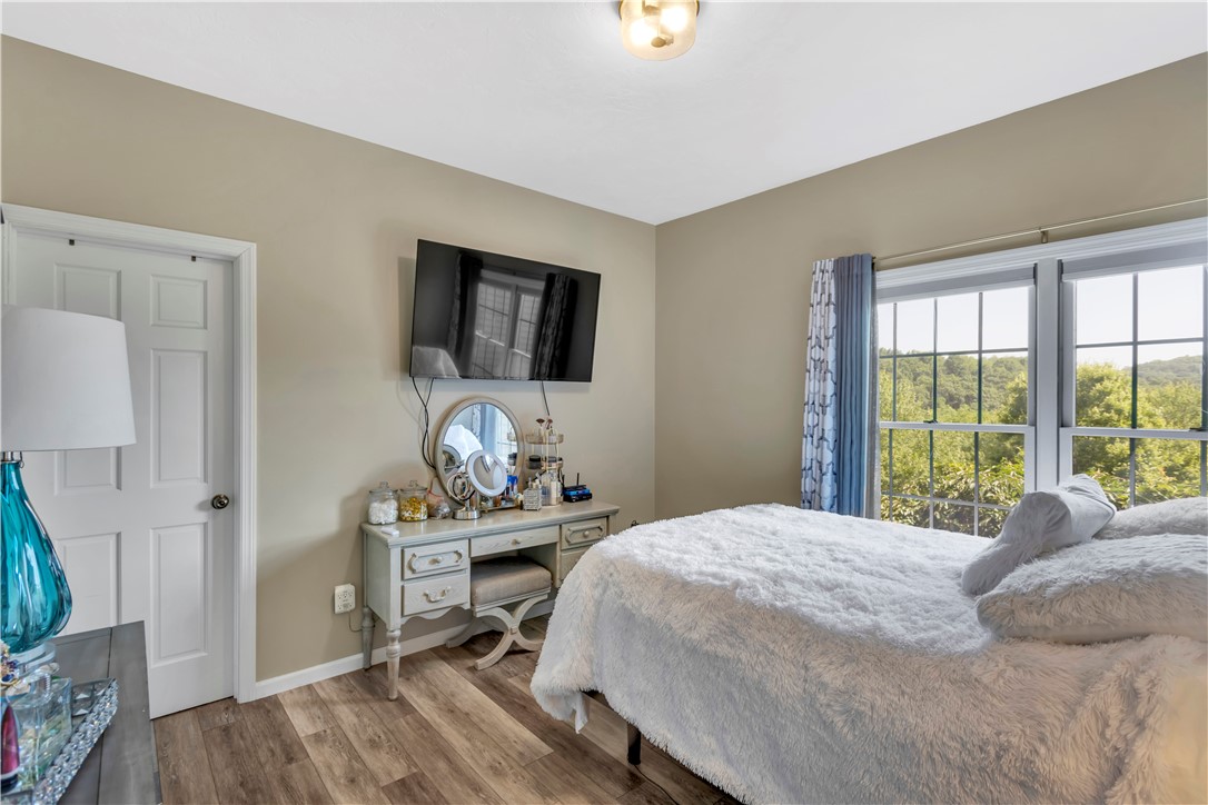 245 Shaw Ct.