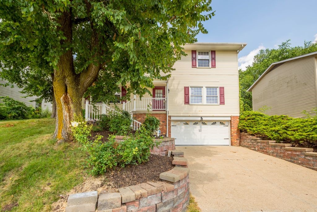 562 Shumaker Dr