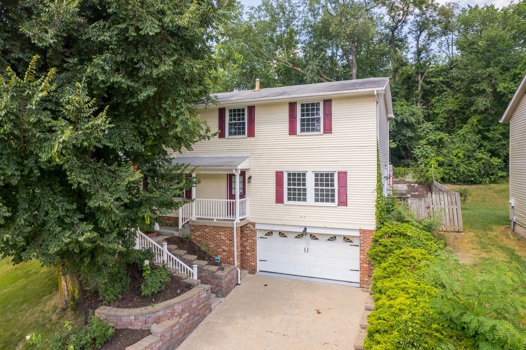 562 Shumaker Dr