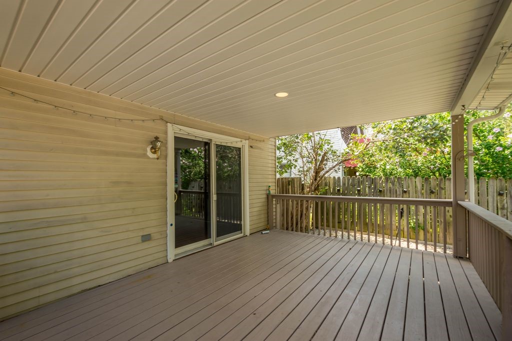 562 Shumaker Dr