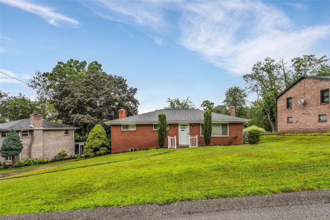 215 Robin Hood Dr