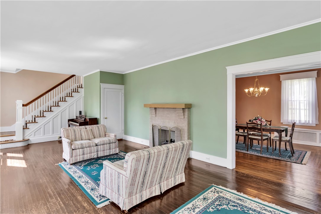 1206 Loucks