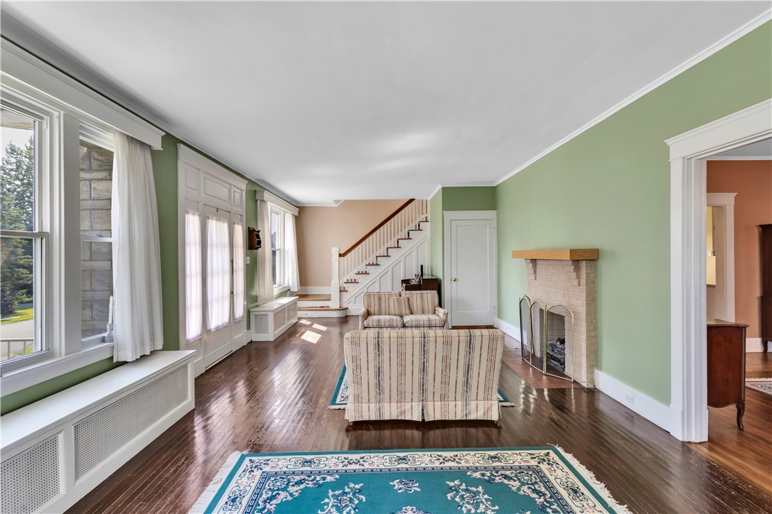 1206 Loucks