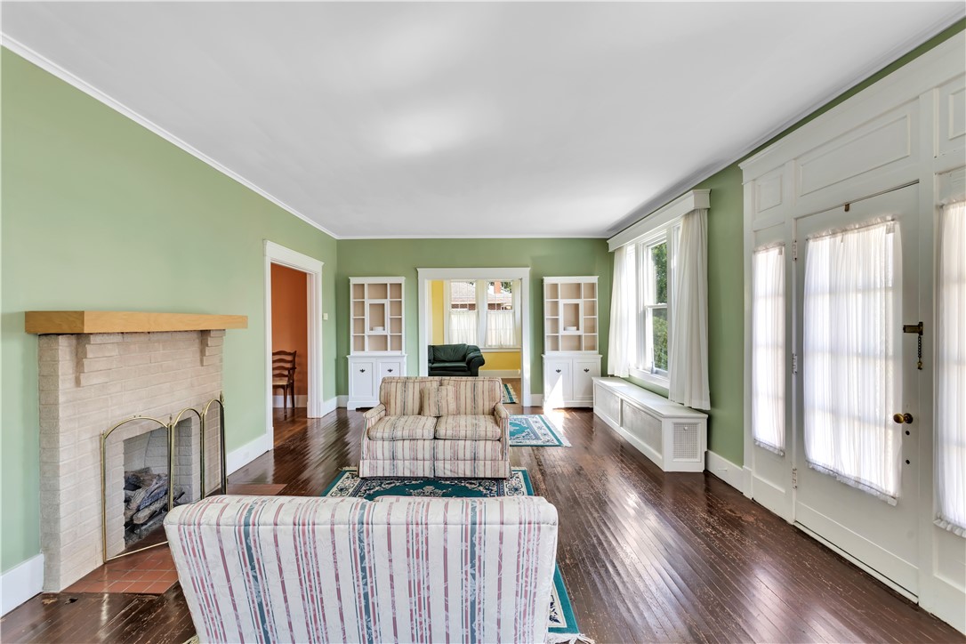 1206 Loucks