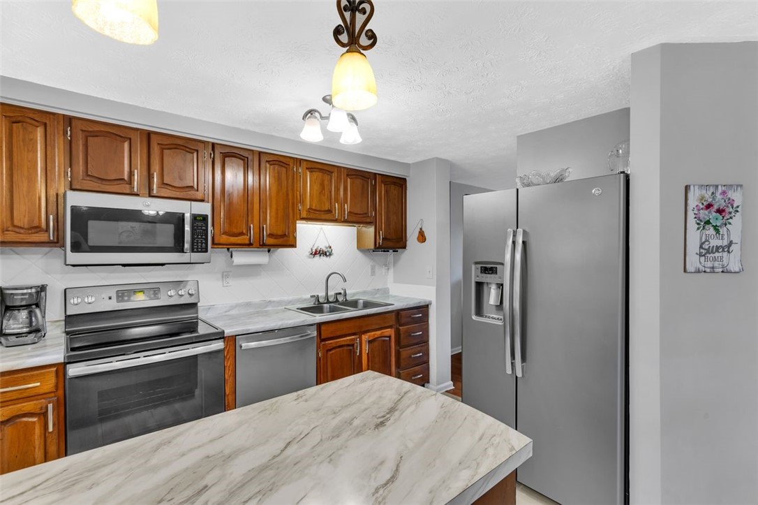 775 Illini Dr