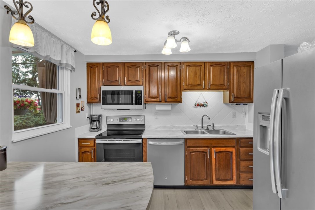 775 Illini Dr