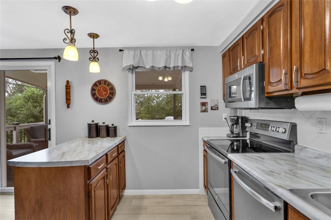775 Illini Dr