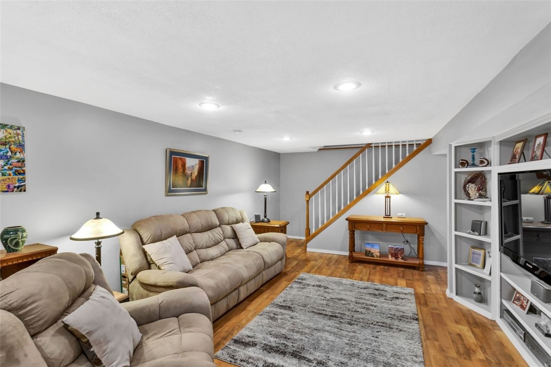 775 Illini Dr
