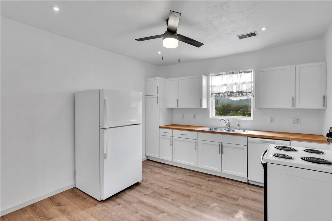 624 DIANTHUS STREET