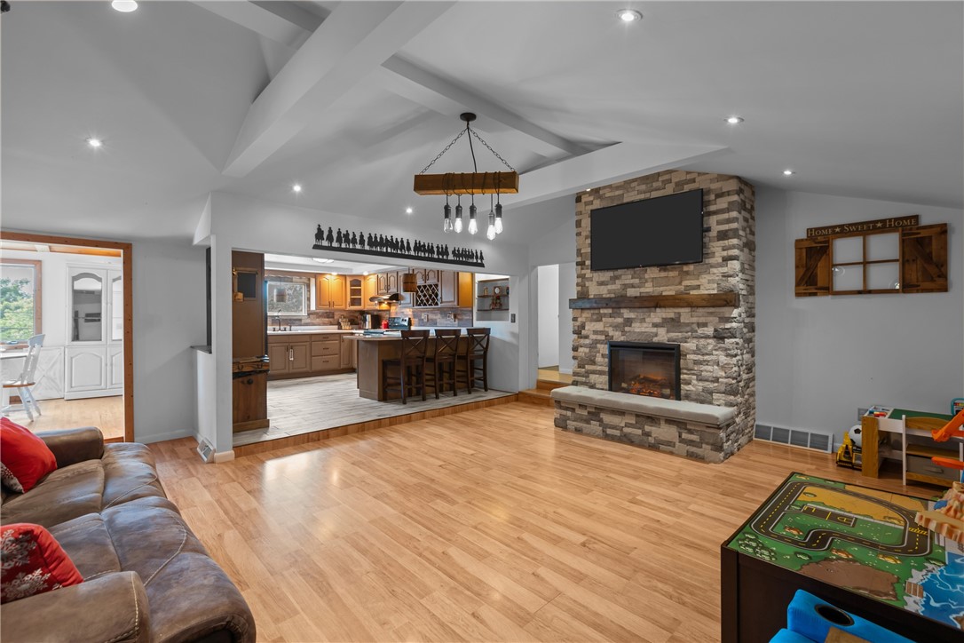 502 Herminie Rd
