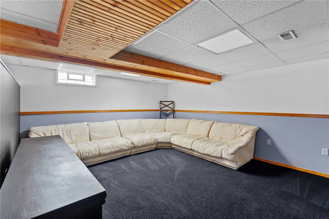 502 Herminie Rd