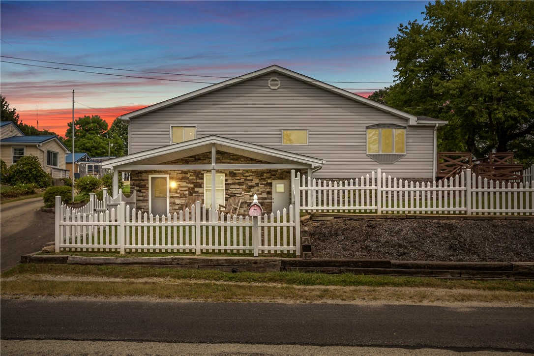 502 Herminie Rd