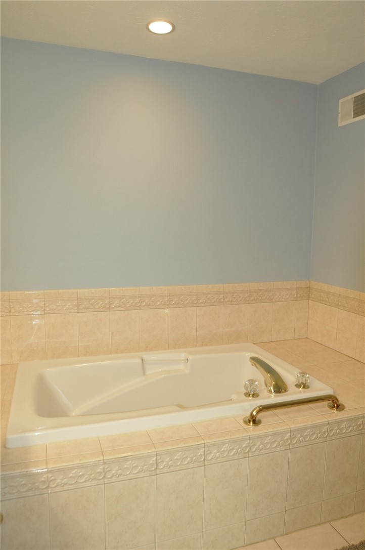 403 Hunt Club Dr