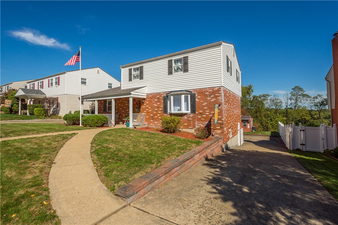 1746 Gina Dr