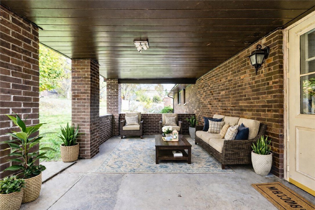 237 MELROSE DRIVE