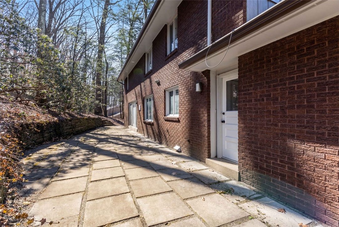 742 Cabin Hill Drive