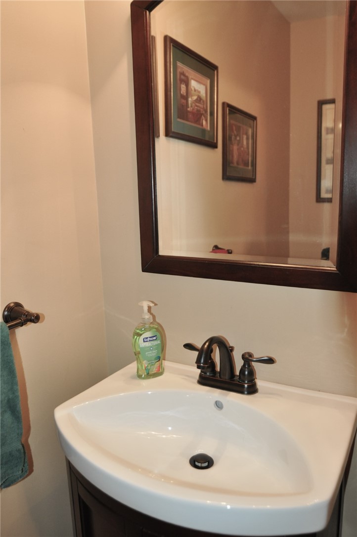 4048 Briarwood Dr.