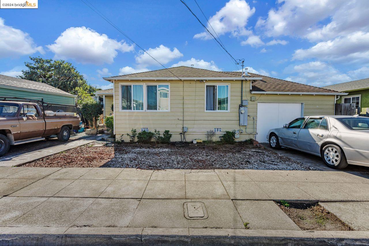 2366 Esmond Ave