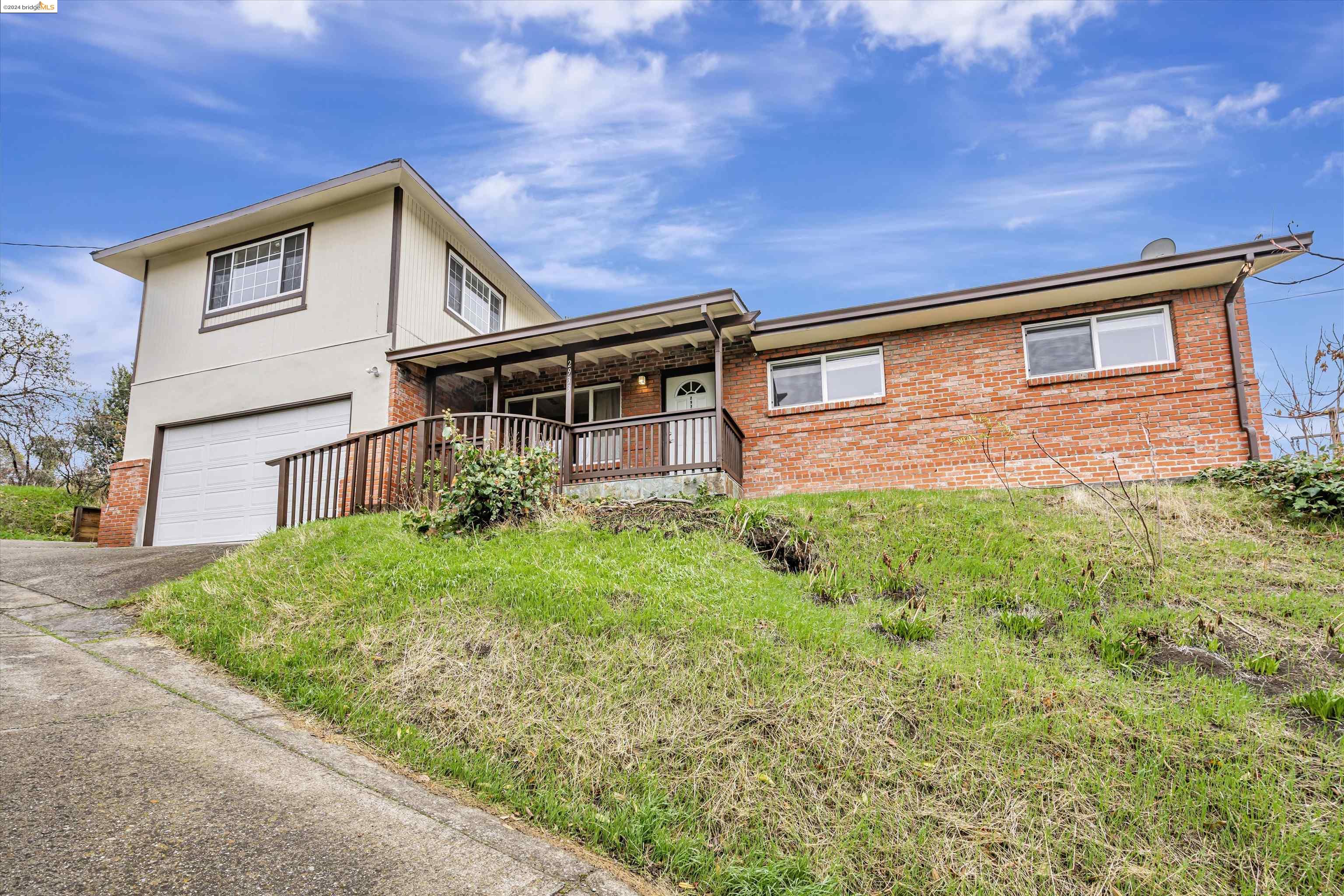 2933 Sunset Lane