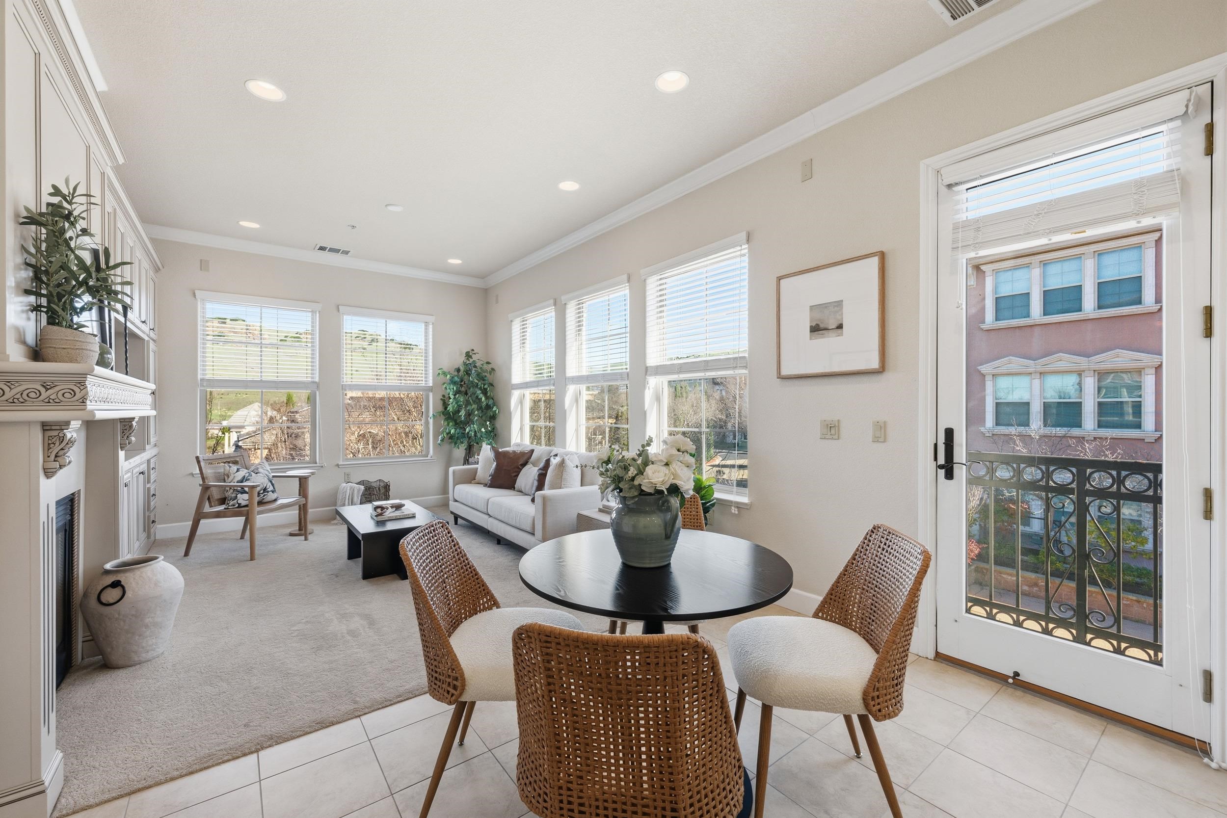 1118 Waltz Ct