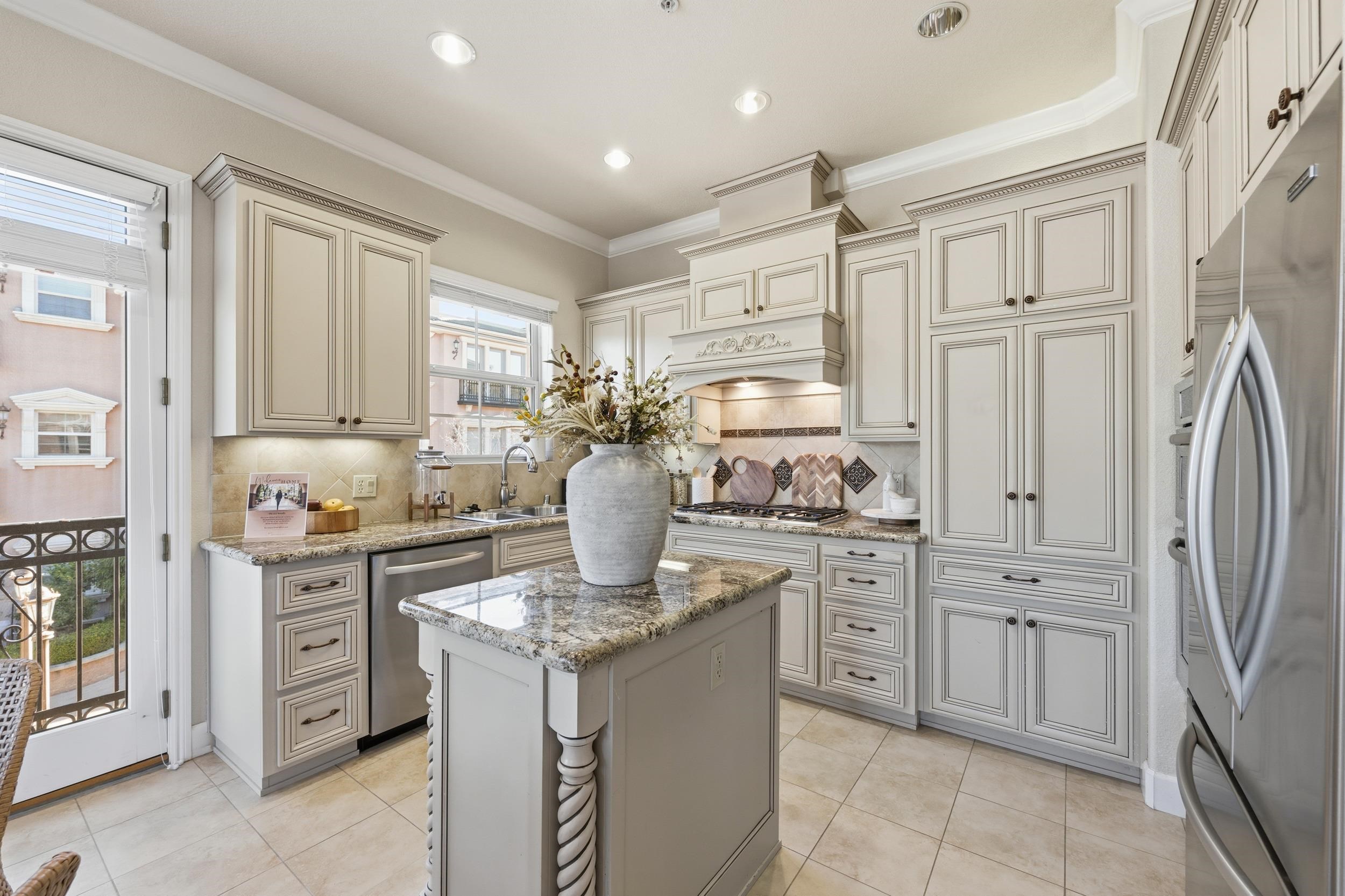 1118 Waltz Ct