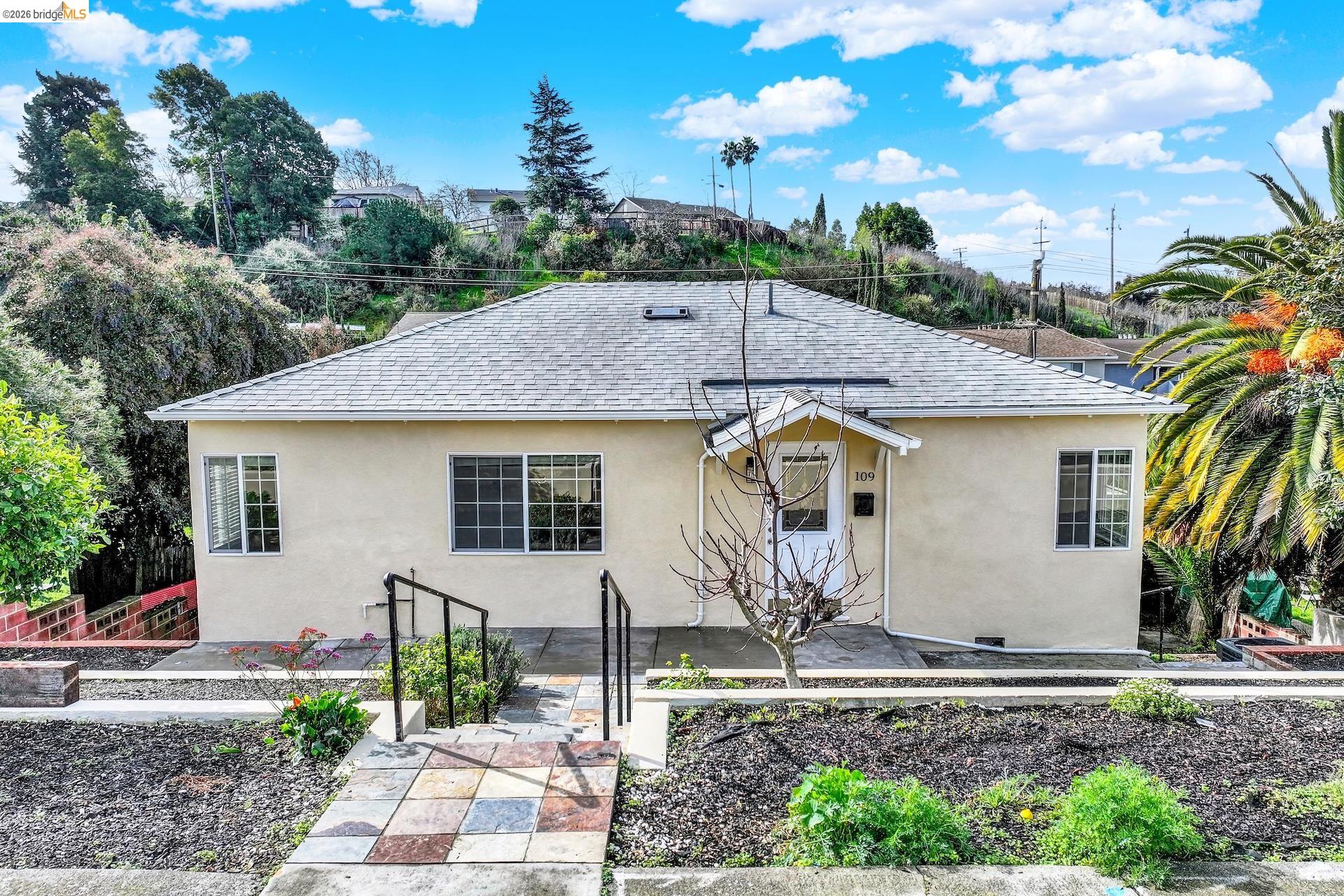 109 Laguna St
